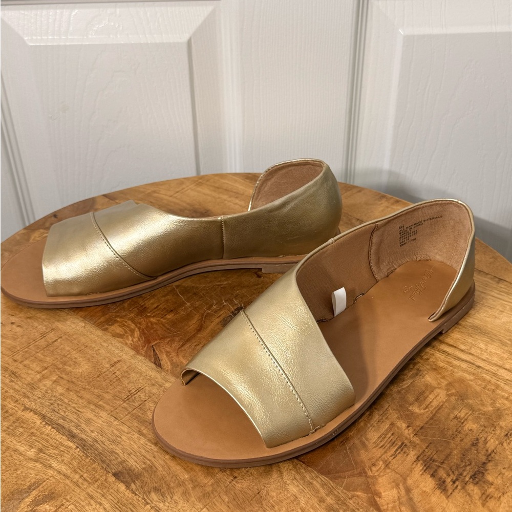Universal Thread Gold Open-Toe Sandals - Picture 2 of 5